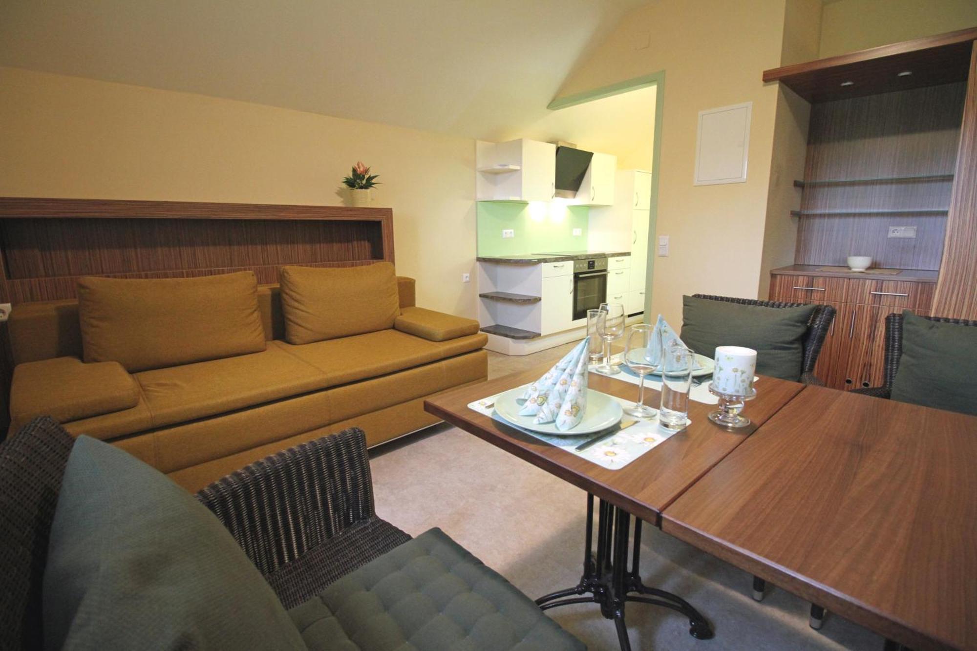 Rosenhotel - Serviced Apartments Zwentendorf Екстер'єр фото