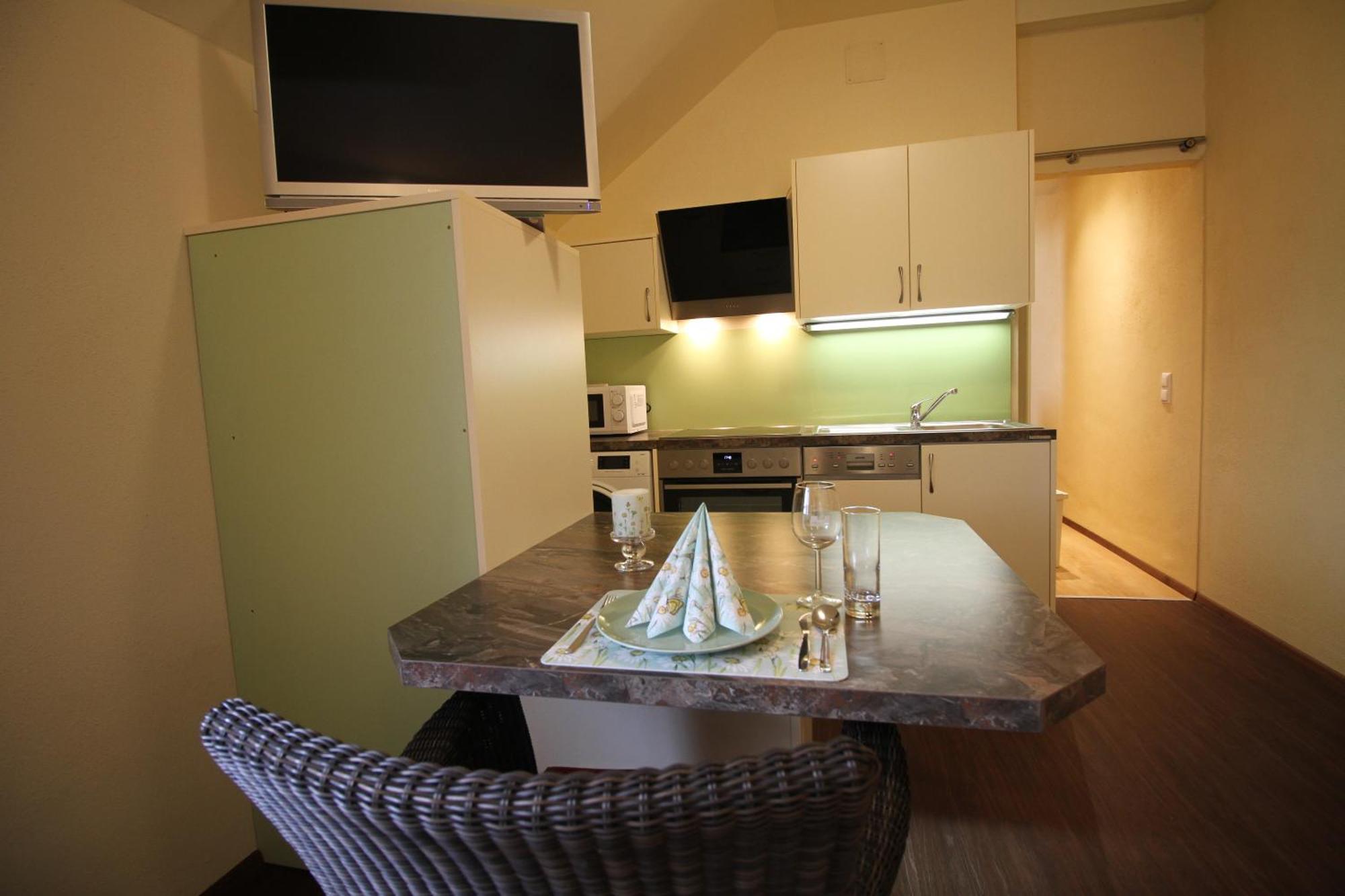 Rosenhotel - Serviced Apartments Zwentendorf Екстер'єр фото