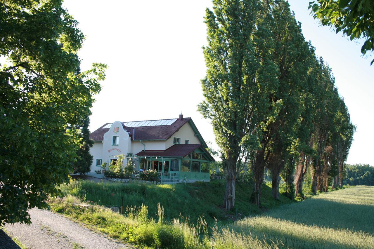 Rosenhotel - Serviced Apartments Zwentendorf Екстер'єр фото
